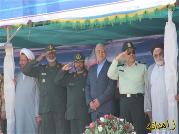 برگزاری مراسم رژه نیروهای مسلح در زاهدان