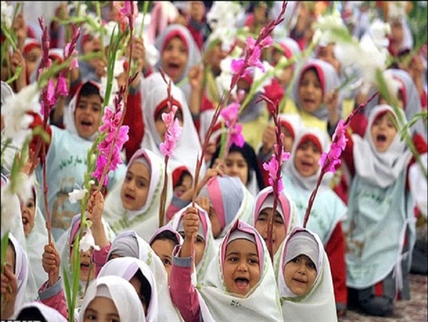 جشن شکوفه‌ها در عباس‌آباد برگزار شد /تصاویر