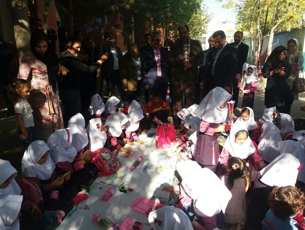 زنگ شکوفه‌ها و جوانه‌ها در مدارس ابتدایی شهرستان آبیک نواخته شد