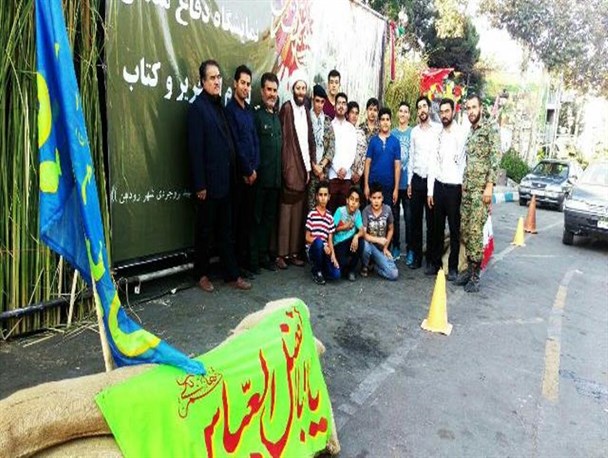 برپایی نمایشگاه دستاوردهای هشت سال دفاع مقدس در شهر رودهن+تصاویر