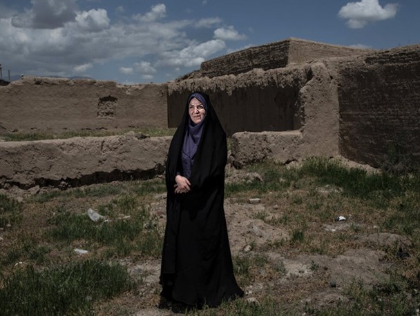 تذکر امام جمعه‌ی شبستر به بانوی نماینده/ حاضر شدن «آقاپور» در بین نمازگزاران مَرد شایسته نیست