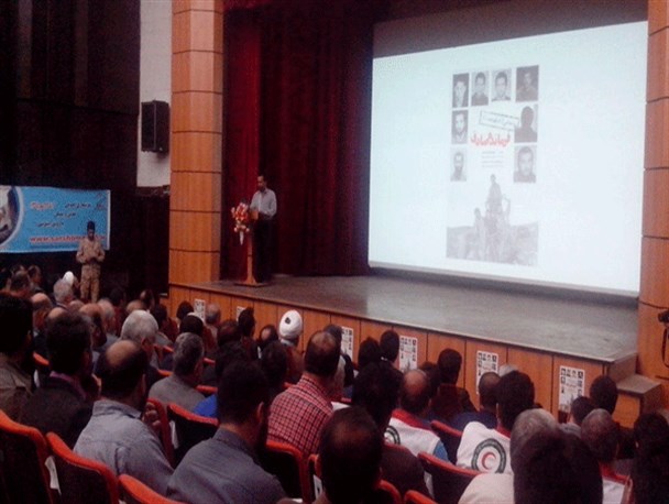 اکران مستند زندگی شهید سید صادق شفیعی در رودبار+تصاویر