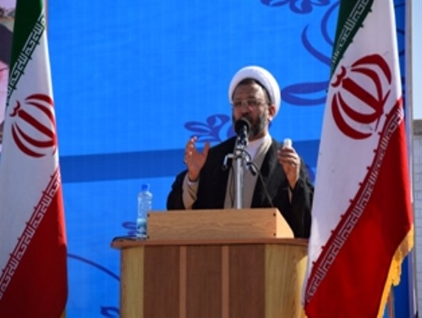 برخی ها امروز از یک تهدید آبکی می خواهند مردم را بترسانند/اقتصاد مقاومتی ریشه بیکاری را می خشکاند