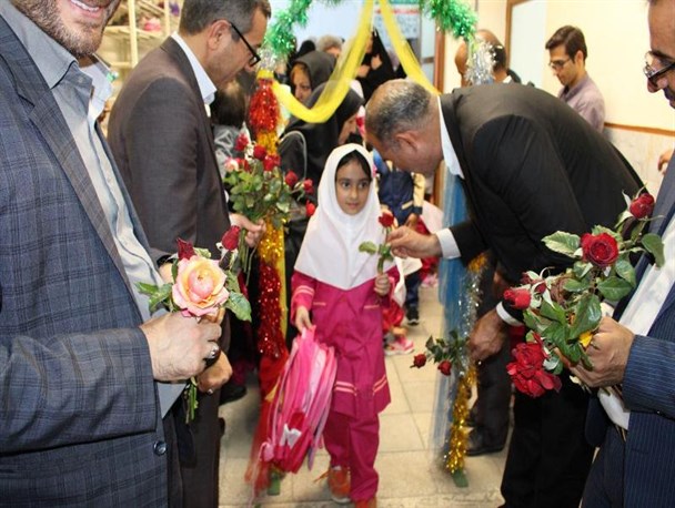 آیین جشن شکوفه ها در دلیجان