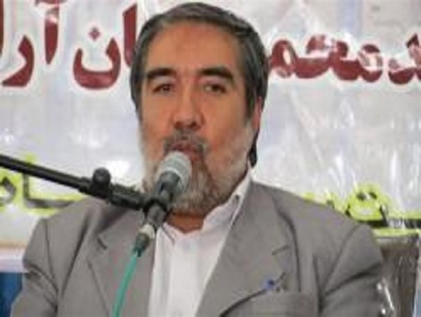 انتظار می رود روحانی در سفر به نیویورک اشتباهات گذشته در مذاکره با آمریکا را تکرار نکند/ رئیس‌جمهور مراقب مشاوران شیفته غرب باشد