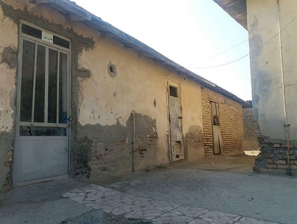 تصاویر/جشن شکوفه ها در مدرسه تخریبی آتا توماج روستای توماچلر