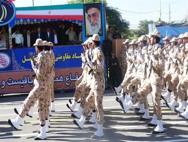 رژه اقتدار دلاور مردان لرستان برگزار شد