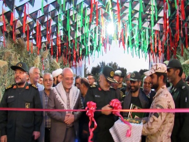 نمایشگاه دفاع مقدس شاهین‌شهر افتتاح شد+ تصاویر