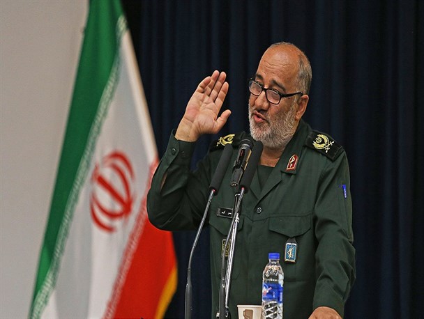 جبهه نبرد با دشمن در جنگ اقتصادی است/هرگز تن به سازش نخواهیم داد
