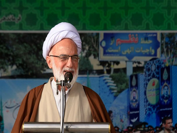 دستاوردهای انقلاب نتیجه ایستادگی بر روی آرمان‌ها است/ تهدیدات دشمنان پوچ و توخالی است