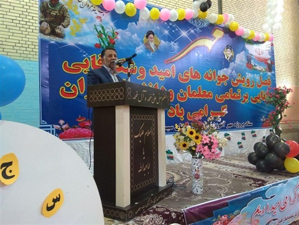 زنگ مدارس برای غنچه ها و شکوفه ها به صدا در آمد/آغاز سال تحصیلی 95 هزار دانش آموز در سیستان وبلوچستان