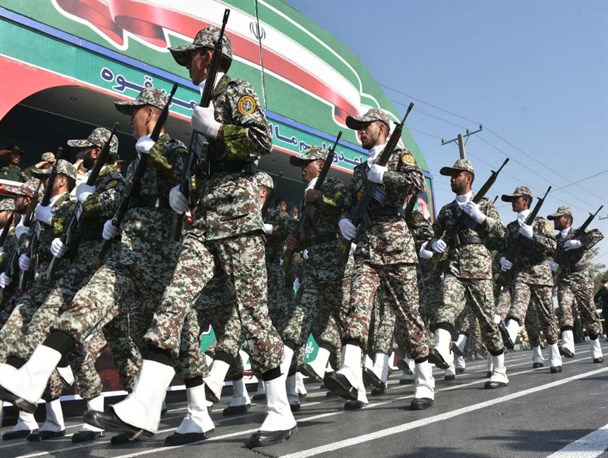 رژه نیروهای مسلح در اراک