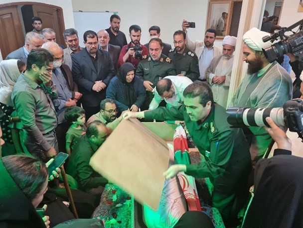 پیکر پاک شهید "حسین یوسفی هریوند" به وطن بازگشت